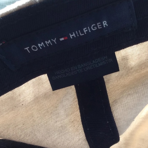 Tommy Hilfiger hat - Picture 5 of 5